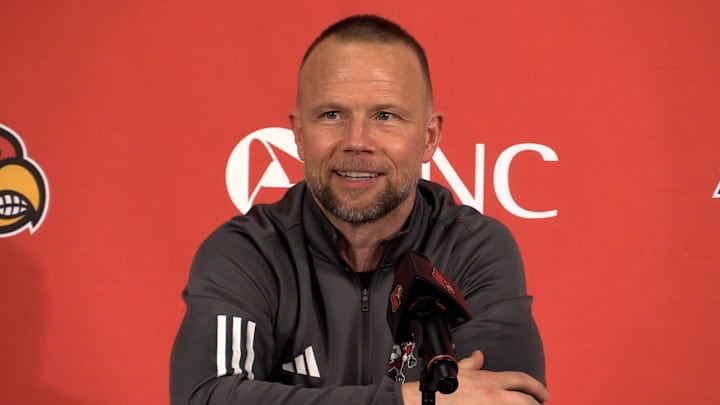 Louisville basketball's Pat Kelsey talks about the return of Kasean Pryor