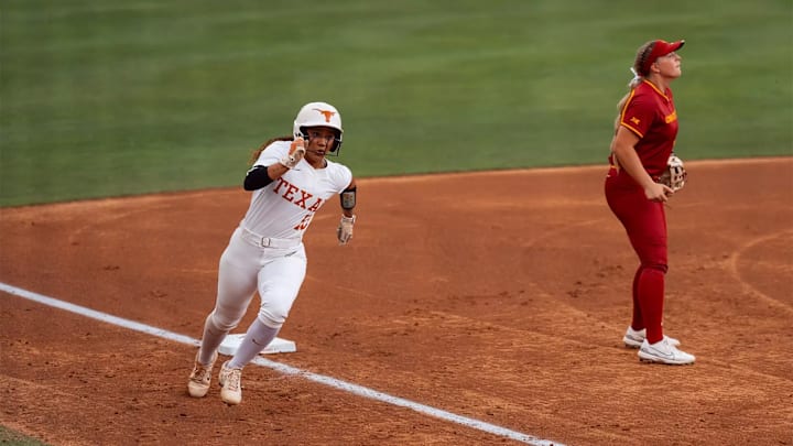 Mia Scott is joining the AUSL.