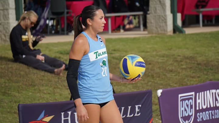 Tulane Beach Volleyball's Molly Trodd and Three Others to Compete for Pairs National Championships
