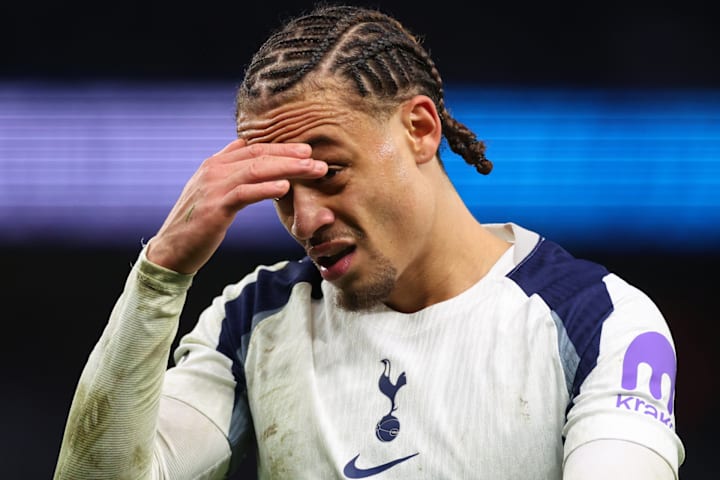 ซาวี่ ซิมอนส์ ดูเจ็บปวด