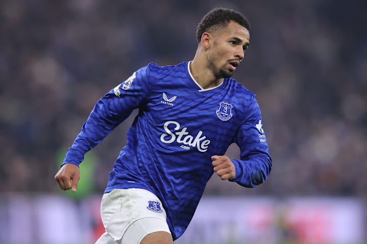 伊利曼·恩迪亚耶为埃弗顿效力 伊利曼·恩迪亚耶为埃弗顿效力