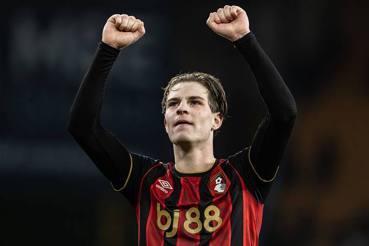 Alex Scott fist-pumping. Alex Scott fist-pumping.
