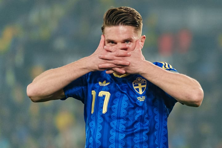 วิคเตอร์ โจเคเรส กำลังเฉลิมฉลอง