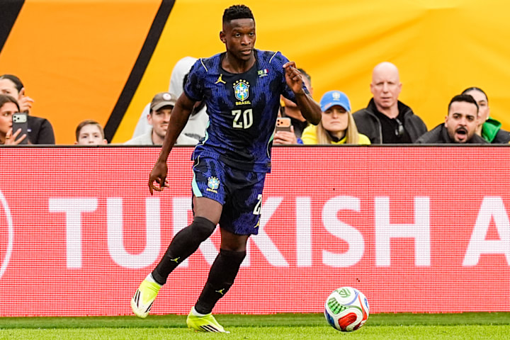 ลุยซ์ เอนริเก้ ในเกมทีมชาติบราซิล