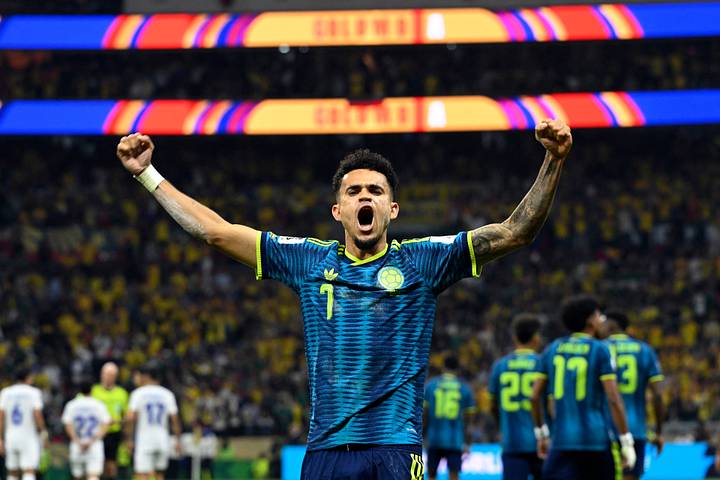 Luis Díaz celebrating.
