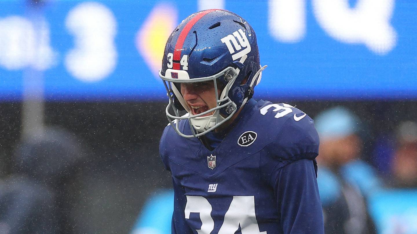 Giants Kicker Dominic Zvada Delivers One-Man Scoring Show in Win Over Titans