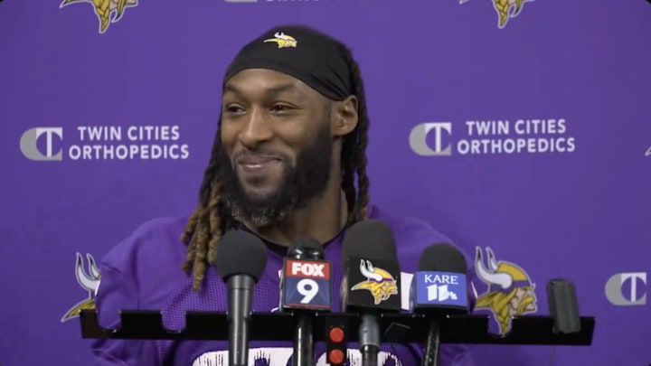 Minnesota Vikings RB Aaron Jones speaks to reporters after practice.