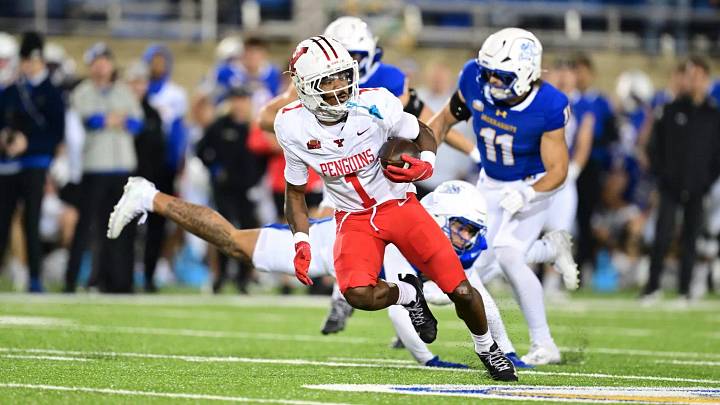 Youngstown State wide receiver Lynn Wyche-El (1) Youngstown State wide receiver Lynn Wyche-El (1)
