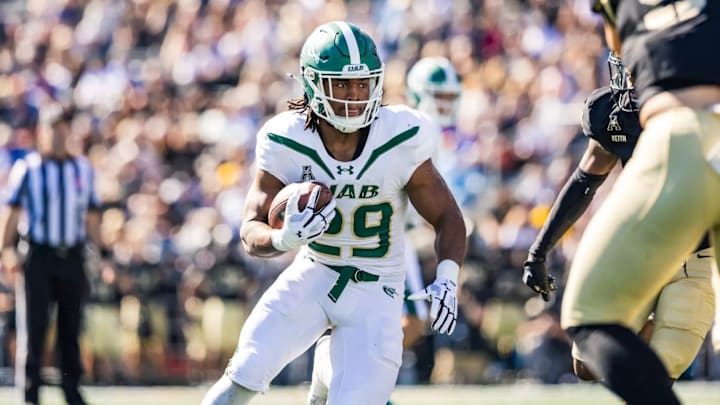 UAB running back Lee Beebe is headed to Indiana to join the 2025 backfield for the Hoosiers.