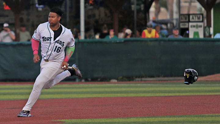 Daytona Tortugas' Alfredo Duno (16) runs to second during the game against the St. Lucie Mets at Jackie Robinson Ballpark in Daytona Beach, Wednesday, Sept. 10, 2025.