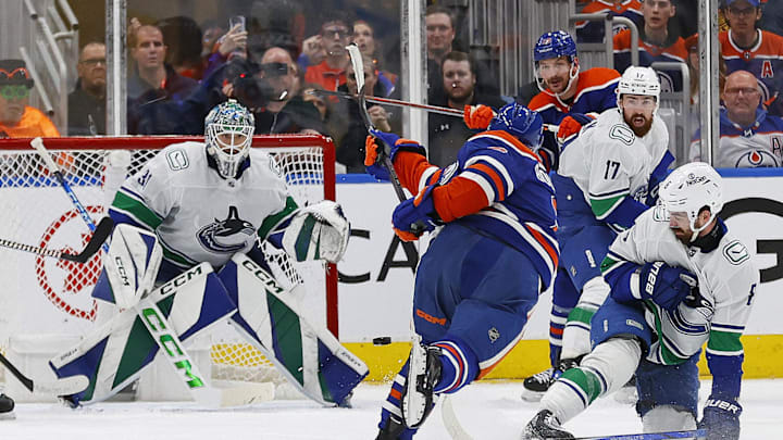 Edmonton Oilers defensemen Evan Bouchard (2)