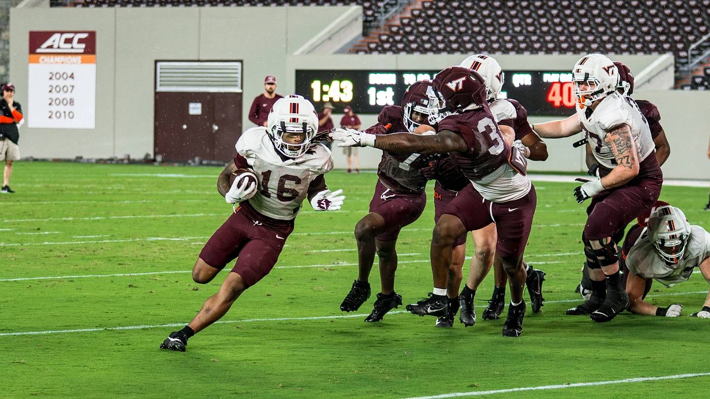 Virginia Tech e VMI si preparano al primo incontro del Franklin era con un pubblico pieno e previsioni di vittoria per i Hokies
