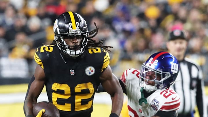 Oct 28, 2024; Pittsburgh, Pennsylvania, USA; Pittsburgh Steelers running back Najee Harris (22) runs the ball as New York Giants cornerback Dru Phillips (right) chases during the second quarter at Acrisure Stadium. Mandatory Credit: Charles LeClaire-Imagn Images Oct 28, 2024; Pittsburgh, Pennsylvania, USA; Pittsburgh Steelers running back Najee Harris (22) runs the ball as New York Giants cornerback Dru Phillips (right) chases during the second quarter at Acrisure Stadium. Mandatory Credit: Charles LeClaire-Imagn Images