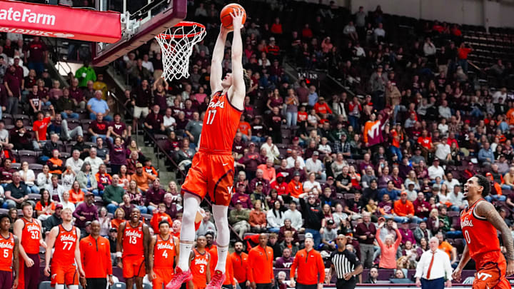Neoklis Avdalas dunks the ball against Charlotte.