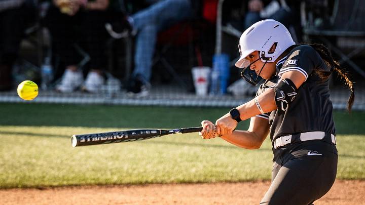 Ilove'a Brittingham is transferring from BYU to Oregon. 