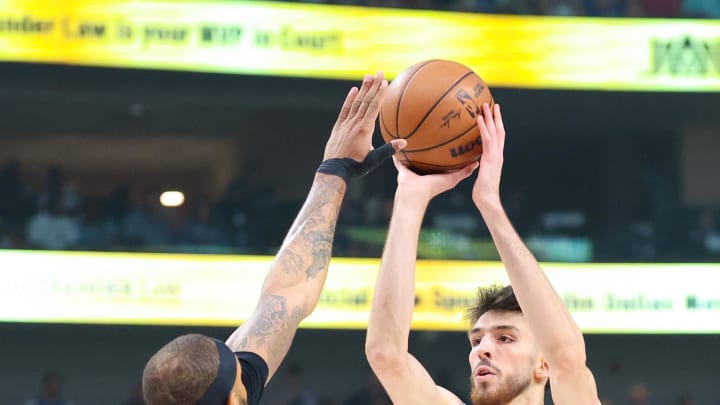 May 18, 2024; Dallas, Texas, USA; Oklahoma City Thunder forward Chet Holmgren (7) shoots over Dallas Mavericks center Daniel Gafford (21) during the first quarter in game six of the second round of the 2024 NBA playoffs at American Airlines Center. Mandatory Credit: Kevin Jairaj-USA TODAY Sports
