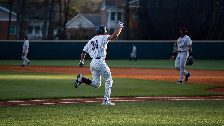 The Florida Gators have added two catchers from the transfer portal. The Florida Gators have added two catchers from the transfer portal.