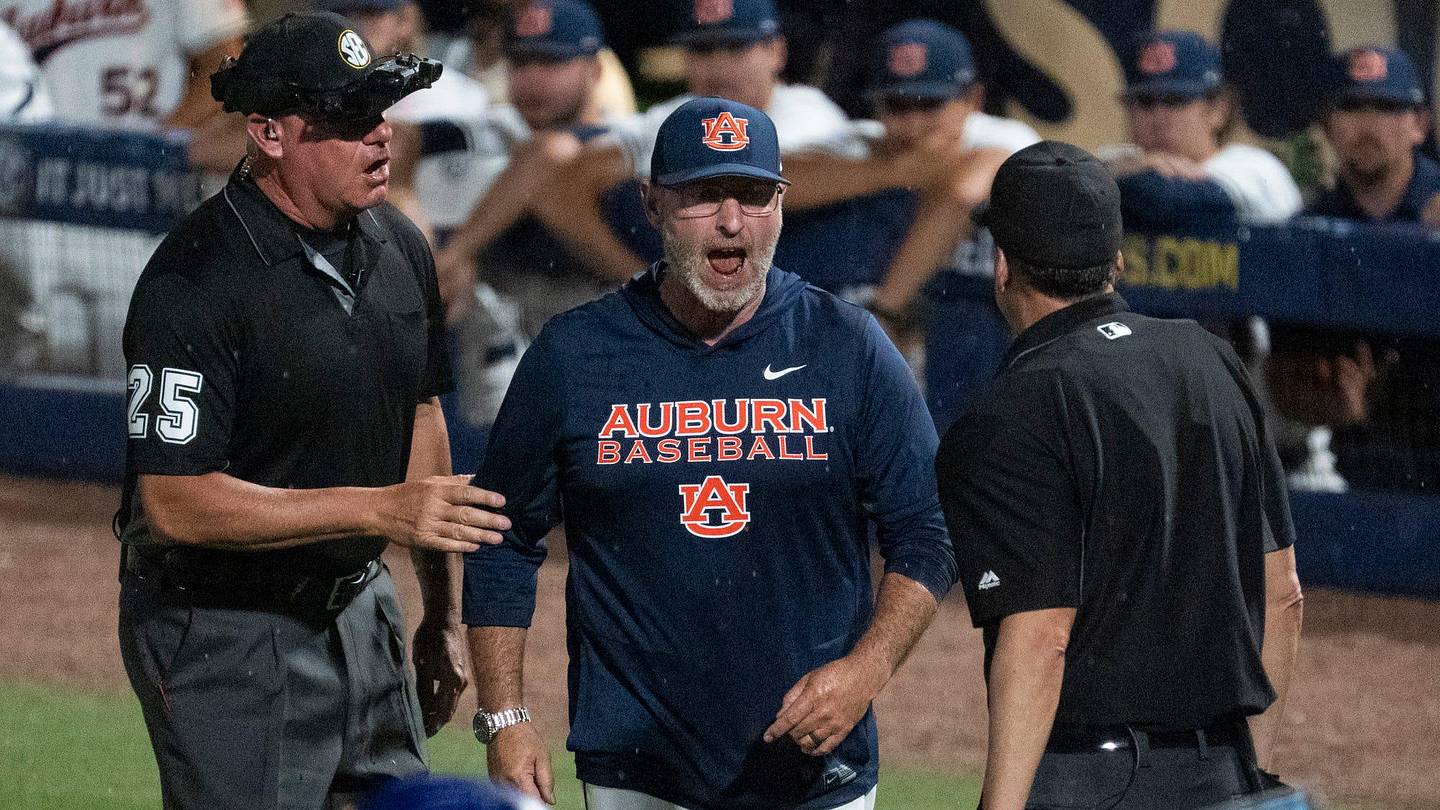 Auburn HC Butch Thompson Reacts to Tigers' Loss to Arkansas in SEC Tournament