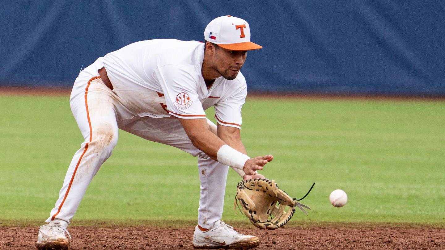 No. 5 Texas Baseball Secures Second Consecutive Austin Regional
