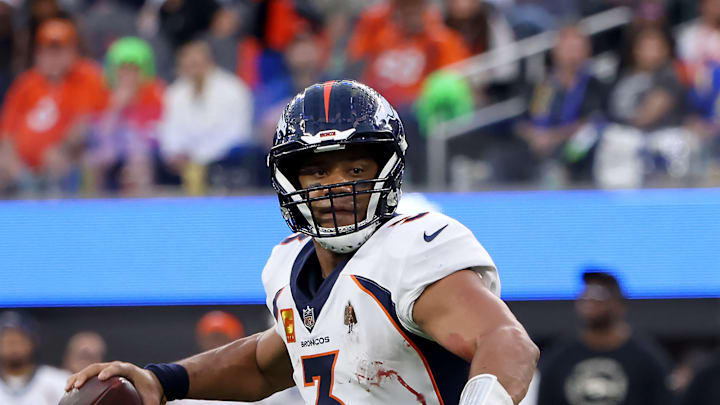 Denver Broncos v Los Angeles Rams