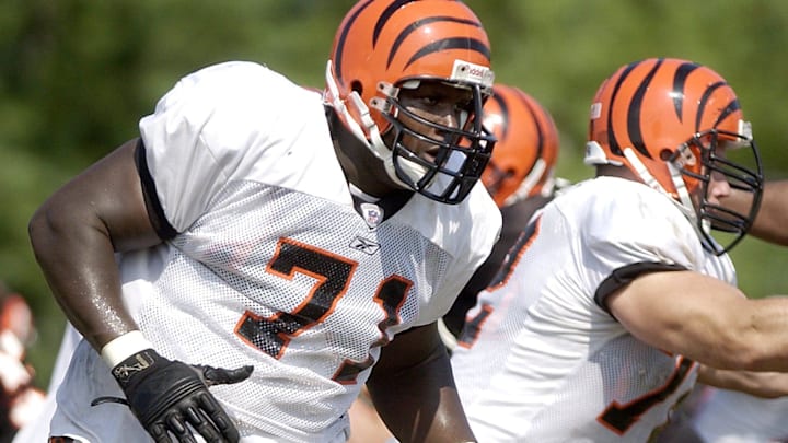 2003.08.05 BENGALS SPORTS : The Cincinnati Bengals' Willie Anderson participates in the morning session of training camp in Georgetown, Kentucky Tuesday August 5, 2003. Jeff Swinger/Cincinnati Enquirer js

No Title