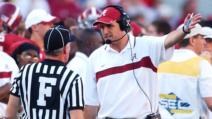10-16-2004 -- Tuscaloosa, Ala. -- Alabama coach Mike Shula argues a call with a ref following a play in which pass interference was not called on a Southern Miss. defender in the fourth quaqrter. Alabama won the game 27-3. (Robert Sutton / Tuscaloosa News) 10-16-2004 -- Tuscaloosa, Ala. -- Alabama coach Mike Shula argues a call with a ref following a play in which pass interference was not called on a Southern Miss. defender in the fourth quaqrter. Alabama won the game 27-3. (Robert Sutton / Tuscaloosa News)