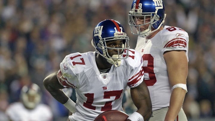 November 9, 2008; Philadelphia, PA USA; New York Giants wide receive Plaxico Burress (17) takes a bow after catching touchdown pass during game against the Philadelphia Eagles. The Giants defeated the Eagles 36-31 at Lincoln Financial Field. November 9, 2008; Philadelphia, PA USA; New York Giants wide receive Plaxico Burress (17) takes a bow after catching touchdown pass during game against the Philadelphia Eagles. The Giants defeated the Eagles 36-31 at Lincoln Financial Field.