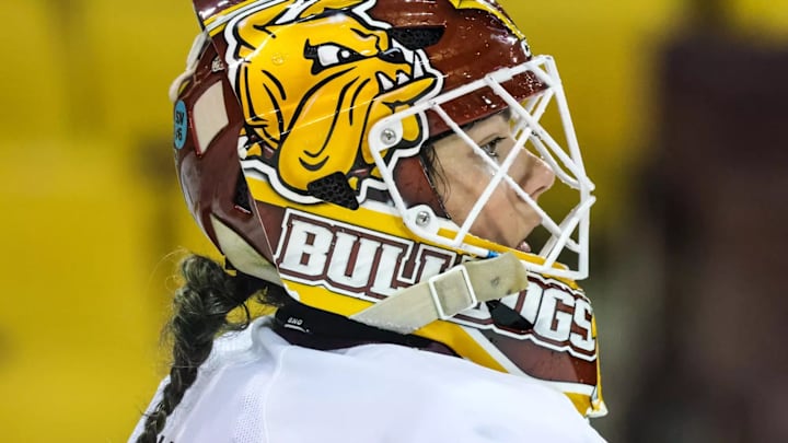 Minnesota Duluth and Team Canada goaltender Ève Gascon. 