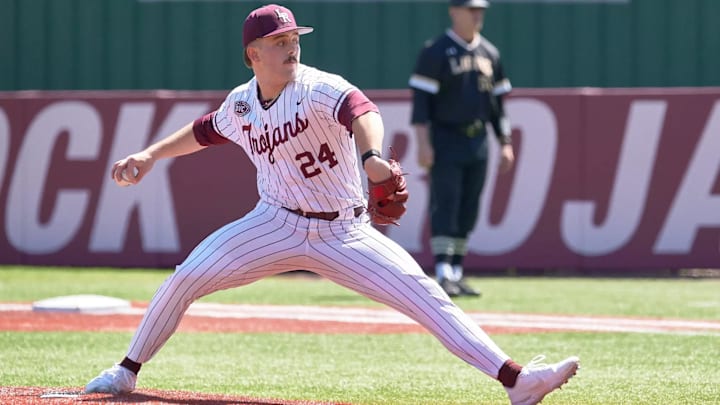 UALR RHP Jackson Wells transferred to the Arkansas Razorbacks.