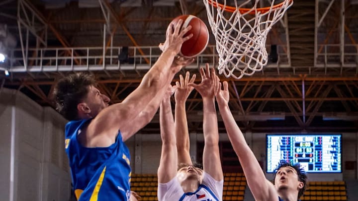 Christian Nitu will join the UW after playing in Greece this week. 