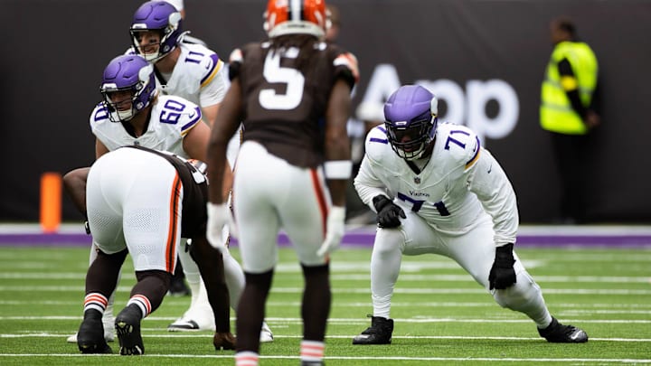 Vikings left tackle Christian Darrisaw (71) lined up against the Browns in London. 