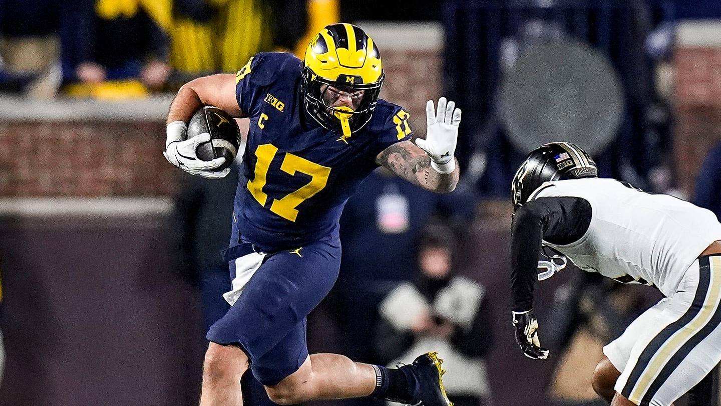 Texans' New Free Agent Signing Creates Questions About Marlin Klein