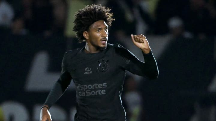 Talles Magno marcou pelo segundo jogo consecutivo no Corinthians