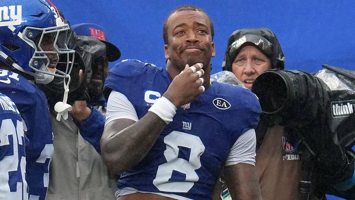 Sep 27, 2026; East Rutherford, New Jersey, USA; New York Giants safety Jevon Holland (8) celebrates after making an interception against the Tennessee Titans during the fourth quarter at MetLife Stadium. Sep 27, 2026; East Rutherford, New Jersey, USA; New York Giants safety Jevon Holland (8) celebrates after making an interception against the Tennessee Titans during the fourth quarter at MetLife Stadium.