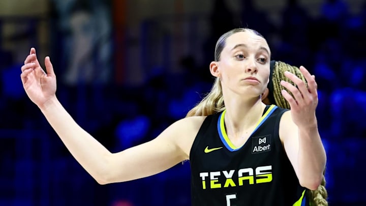 Aug 24, 2025; Arlington, Texas, USA; Dallas Wings guard Paige Bueckers (5) reacts against the Golden State Valkyries during the second half at College Park Center. Mandatory Credit: Kevin Jairaj-Imagn Images Aug 24, 2025; Arlington, Texas, USA; Dallas Wings guard Paige Bueckers (5) reacts against the Golden State Valkyries during the second half at College Park Center. Mandatory Credit: Kevin Jairaj-Imagn Images