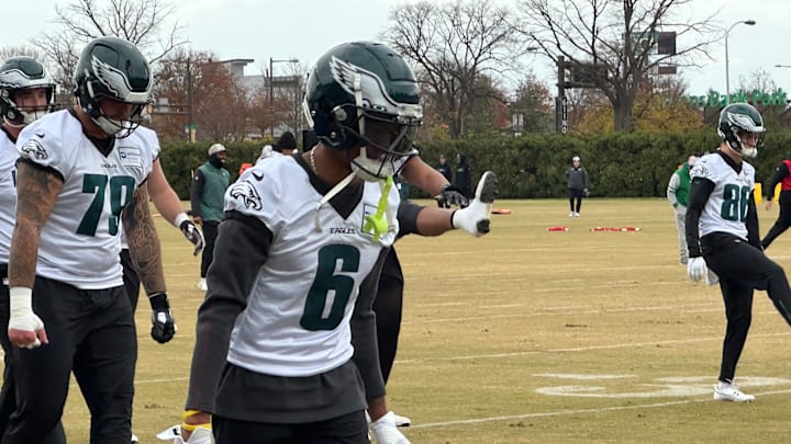 Eagles WR DeVonta Smith at practice on Nov. 29, 2024.