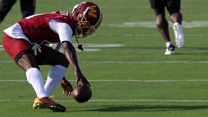 Ashburn, VA, USA; Washington Commanders cornerback Mike Sainristil (0) recovers a fumble at training camp. Commanders at BigBear.ai Performance Center at Commanders Park. Mandatory Credit: Geoff Burke-Imagn Images Ashburn, VA, USA; Washington Commanders cornerback Mike Sainristil (0) recovers a fumble at training camp. Commanders at BigBear.ai Performance Center at Commanders Park. Mandatory Credit: Geoff Burke-Imagn Images