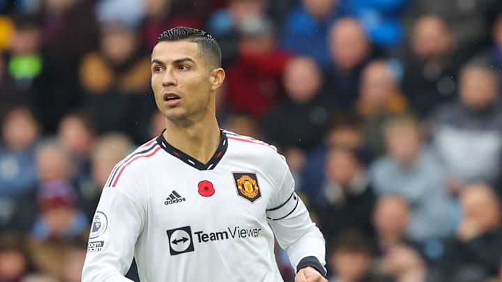 Aston Villa v Manchester United - Premier League