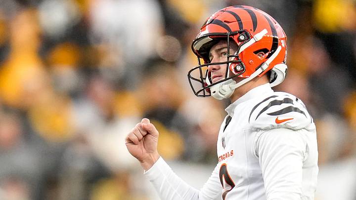 Cincinnati Bengals place kicker Evan McPherson (2) celebrates a field goal in the fourth quarter of the NFL Week 11 game between the Pittsburgh Steelers and the Cincinnati Bengals at Acrisure Stadium in Pittsburgh on Sunday, Nov. 16, 2025. The Bengals lost 34-12.