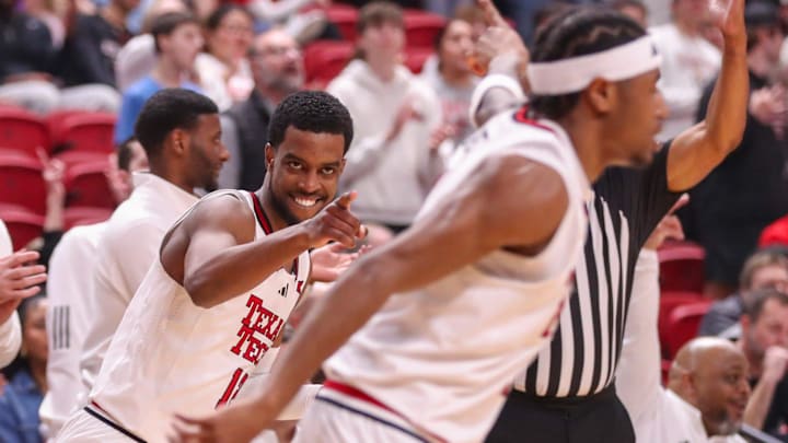 Texas Tech Men's Basketball Donovan Atwell points at Jaylen Petty 