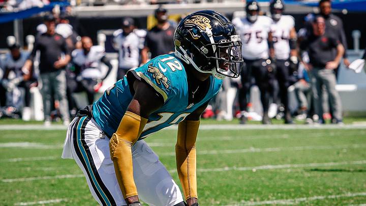Sep 21, 2025; Jacksonville, Florida, USA; Jacksonville Jaguars cornerback Travis Hunter (12) before the play against the Houston Texans at EverBank Stadium. Mandatory Credit: Travis Register-Imagn Images Sep 21, 2025; Jacksonville, Florida, USA; Jacksonville Jaguars cornerback Travis Hunter (12) before the play against the Houston Texans at EverBank Stadium. Mandatory Credit: Travis Register-Imagn Images