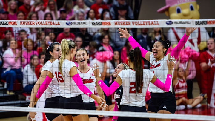 Nebraska swept its 14th straight match Thursday, beating Illinois at John Cook Arena to remain undefeated at 23-0.