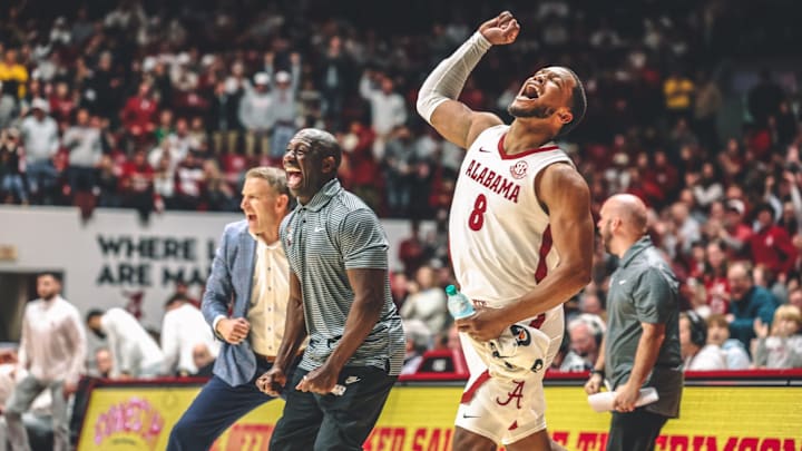Alabama Guard Chris Youngblood (8), Assistant Coach Preston Murphy and Head Coach Nate Oats vs. Oklahoma Alabama Guard Chris Youngblood (8), Assistant Coach Preston Murphy and Head Coach Nate Oats vs. Oklahoma