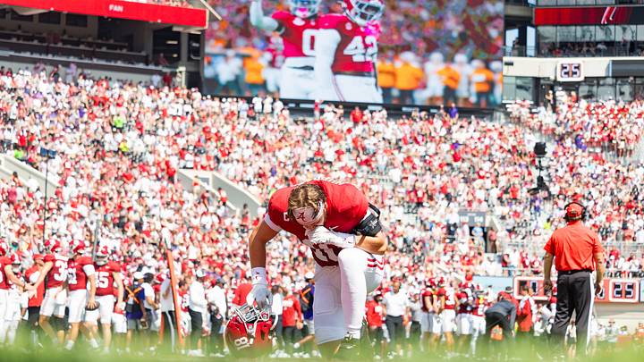 Alabama Defensive Back Bray Hubbard prays before the game against ECU on Sept 5, 2026. Alabama Defensive Back Bray Hubbard prays before the game against ECU on Sept 5, 2026.
