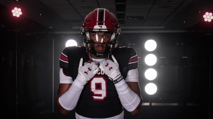 Three-star EDGE Taeshawn Alston on his official visit to South Carolina on June 2nd, 2024. Three-star EDGE Taeshawn Alston on his official visit to South Carolina on June 2nd, 2024.