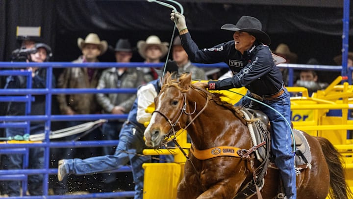 Derrick Begay roping at the 2024 Wrangler National Finals