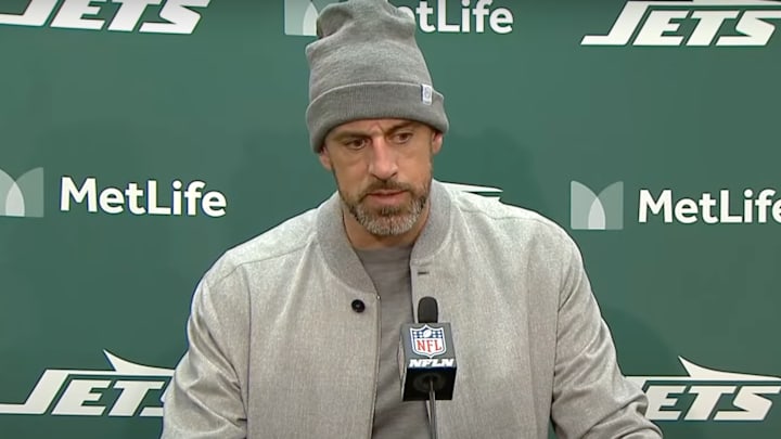 Aaron Rodgers talks about the wind. 