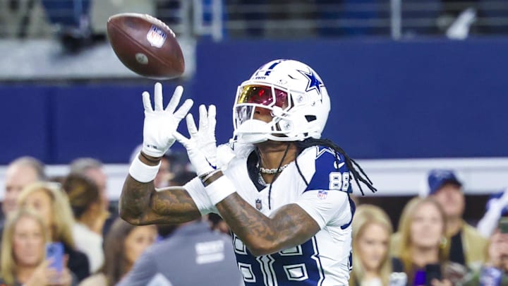Dallas Cowboys wide receiver CeeDee Lamb (88) warms up before the game against the Cincinnati Bengals at AT&T Stadium. 