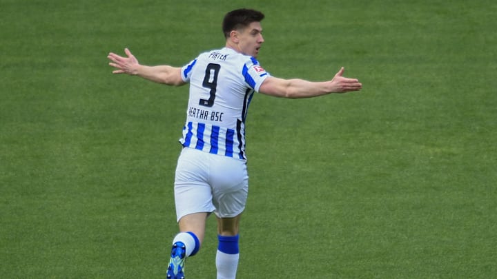 Krzysztof Piatek kommt bei der Hertha nicht allzu oft zum Einsatz Krzysztof Piatek kommt bei der Hertha nicht allzu oft zum Einsatz