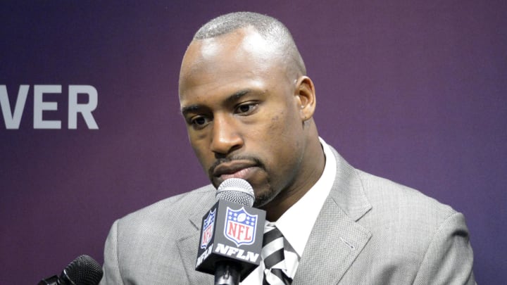 Feb 3, 2013; New Orleans, LA, USA; San Francisco 49ers tight end Vernon Davis (85) speaks to the media after losing Super Bowl XLVII against Baltimore Ravens at the Mercedes-Benz Superdome. Mandatory Credit: Kirby Lee-USA TODAY Sports Feb 3, 2013; New Orleans, LA, USA; San Francisco 49ers tight end Vernon Davis (85) speaks to the media after losing Super Bowl XLVII against Baltimore Ravens at the Mercedes-Benz Superdome. Mandatory Credit: Kirby Lee-USA TODAY Sports